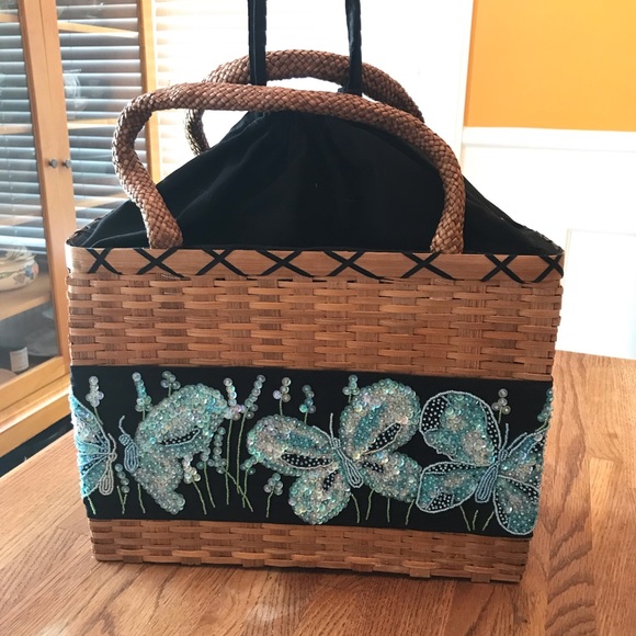 Pita Kura Handbeaded Drawstring Straw Bags - Picture 5 of 7